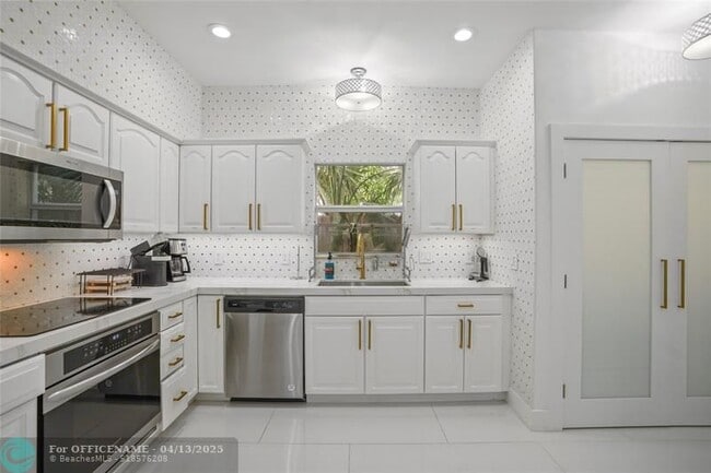 Building Photo - 833 SW 17th St