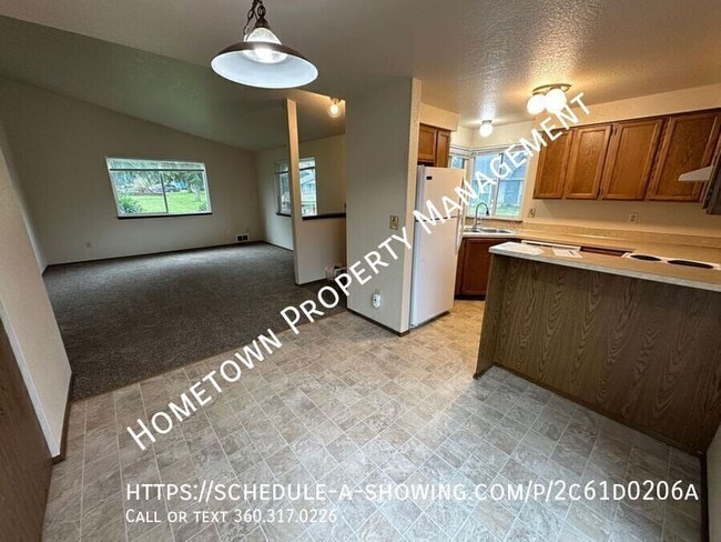 Building Photo - 640 Bavarian Ln SE