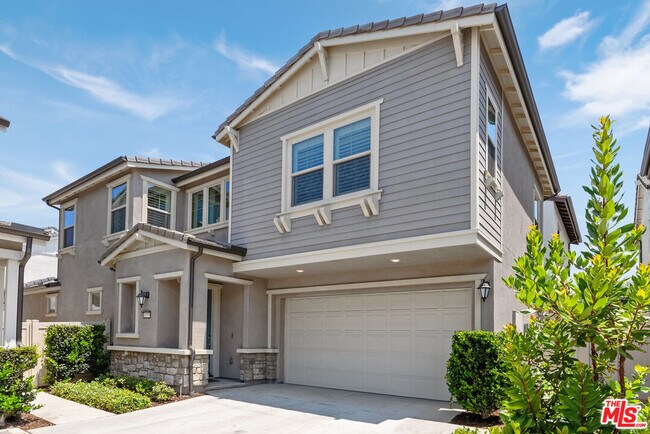 Building Photo - 12379 Primrose Ave
