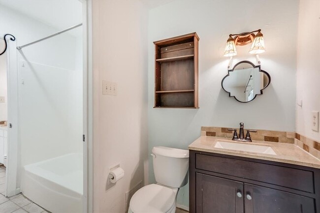 Building Photo - 10422 Firethorn Ln