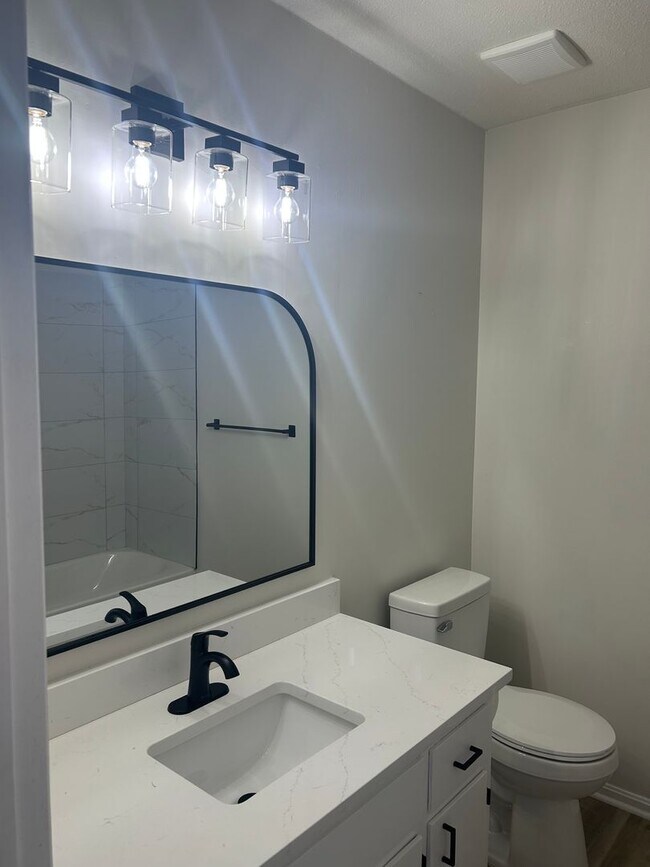 Building Photo - 1208 N Brunswick Ln