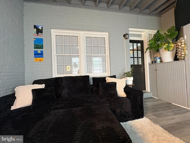 Building Photo - 165 35th St NE