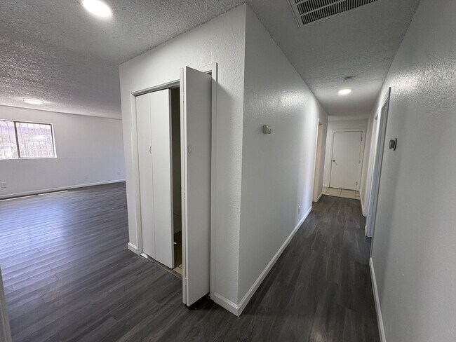 Building Photo - 6313 Hermosa St