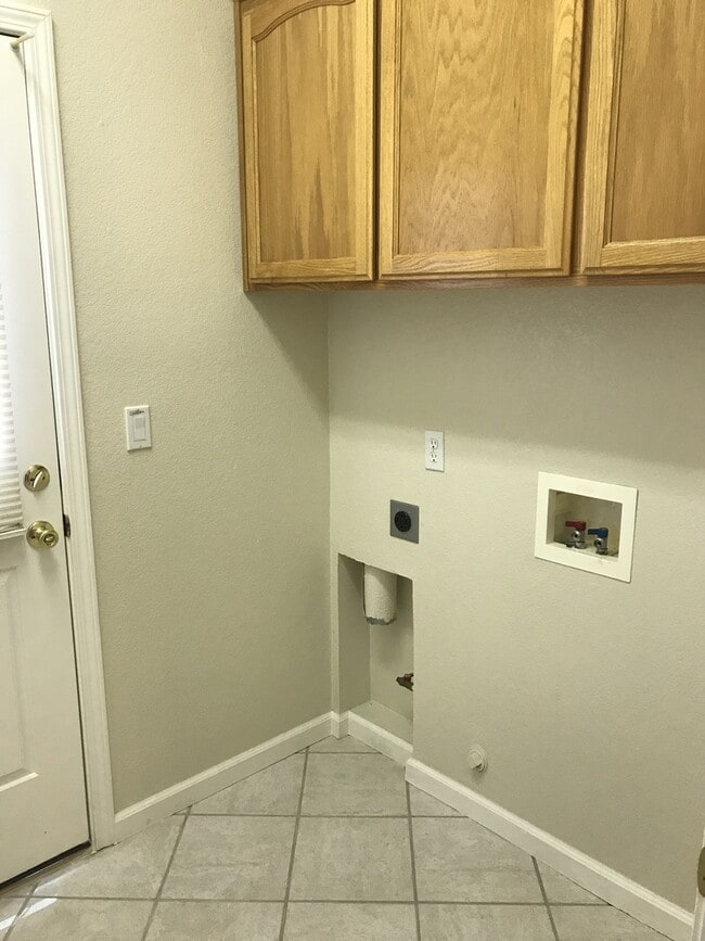 Building Photo - 2042 Rummel Ct