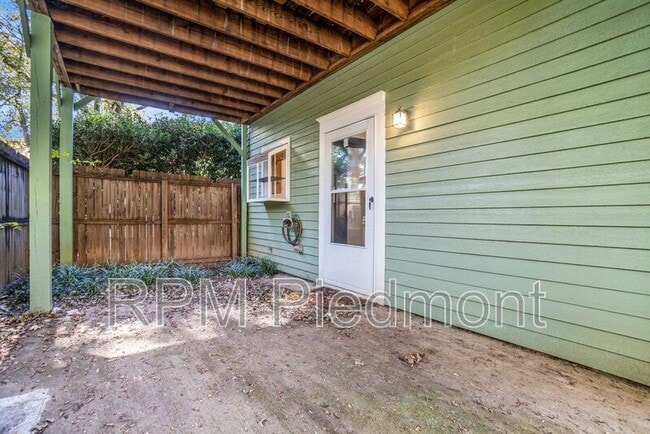 Building Photo - 388 Oakland Ave SE