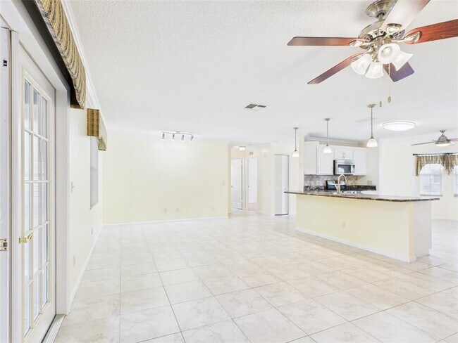 Building Photo - 9679 SW 99th Ave