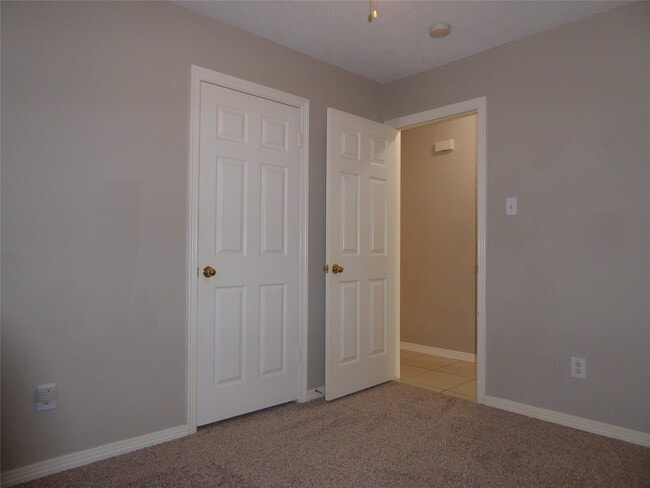 Building Photo - 6419 Diamond Rock Dr