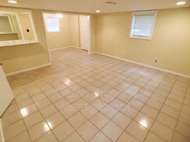 Building Photo - 5040 Woodland Dr NW