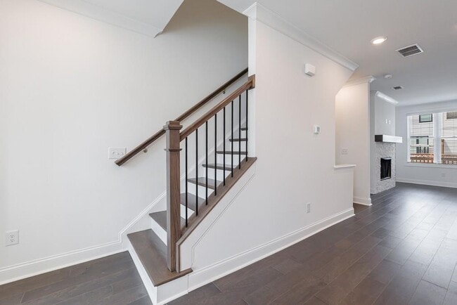 Building Photo - 510 Healy Dr