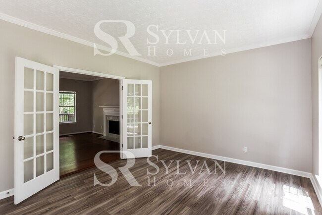 Building Photo - Spacious 4 bedroom colonial available now!