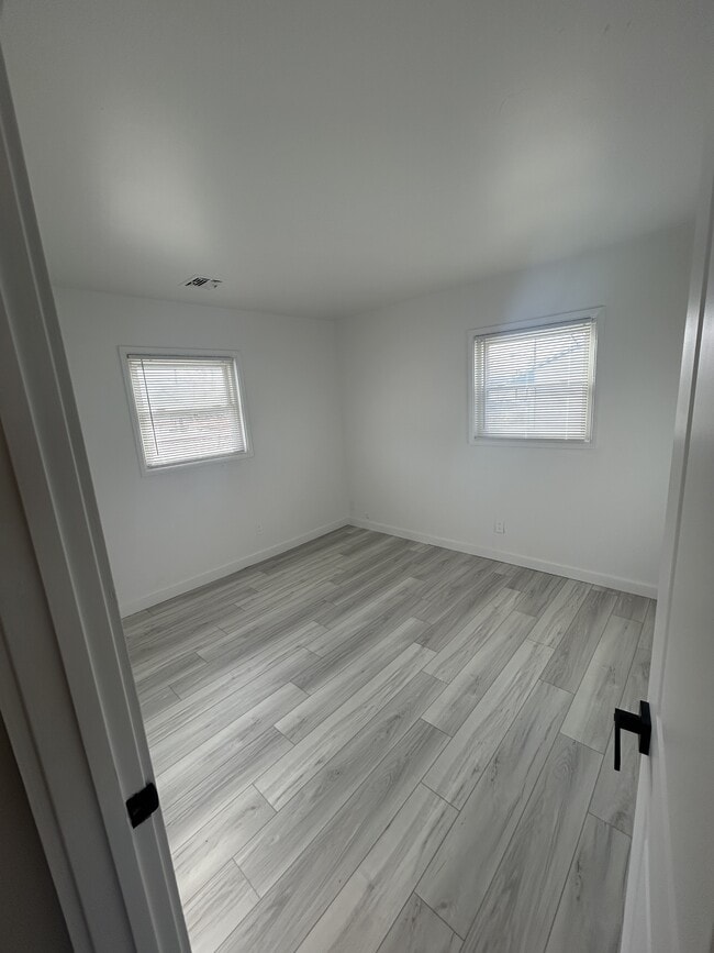 Building Photo - 2132 McCartney Rd