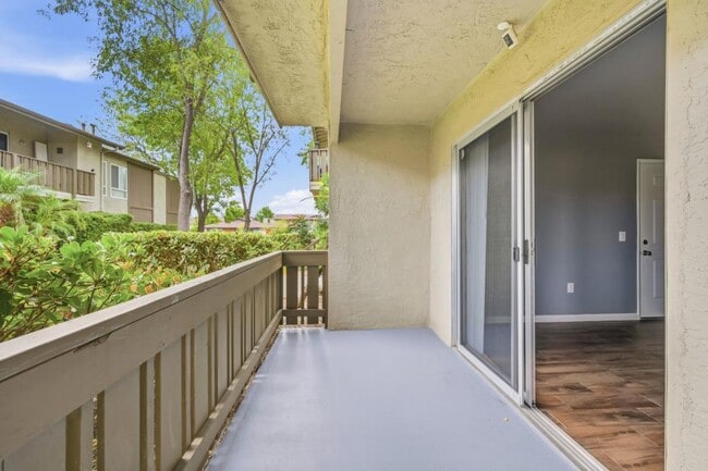 Building Photo - 2536 White Oak Pl