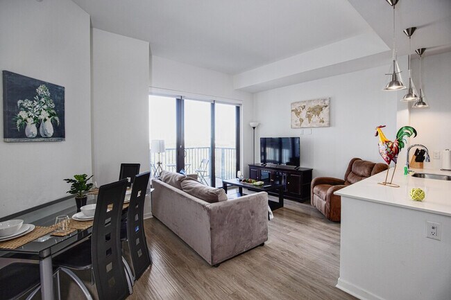 Building Photo - 6803 Staffordshire Crescent