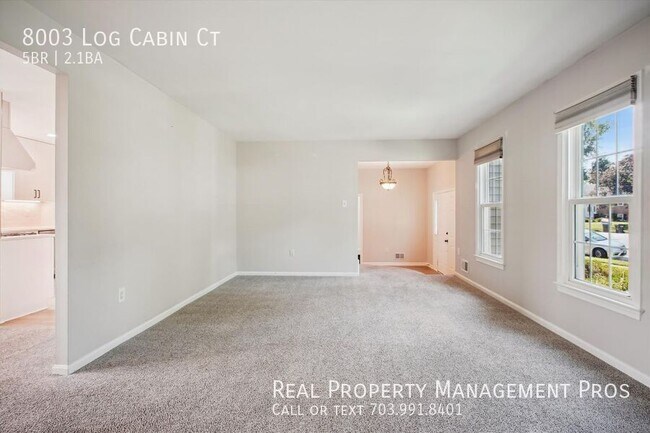 Building Photo - 8003 Log Cabin Ct
