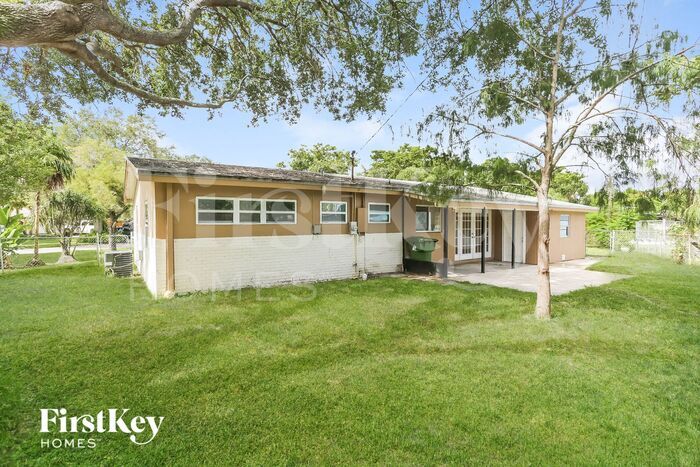 Building Photo - 2080 SW 37th Terrace