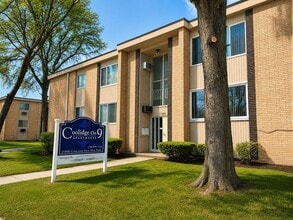 Building Photo - Beautiful 3 bedroom with updates galore- HEAT, Water and Sewer included !