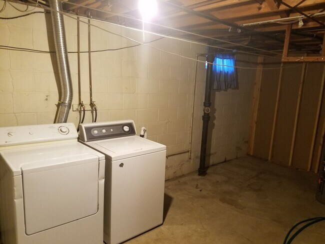 Building Photo - 3603 Laurinda Dr