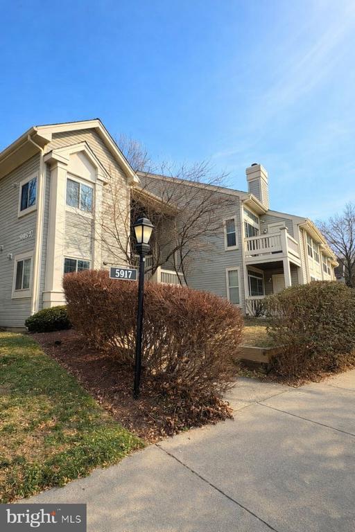 Building Photo - 5917 Barbados Pl