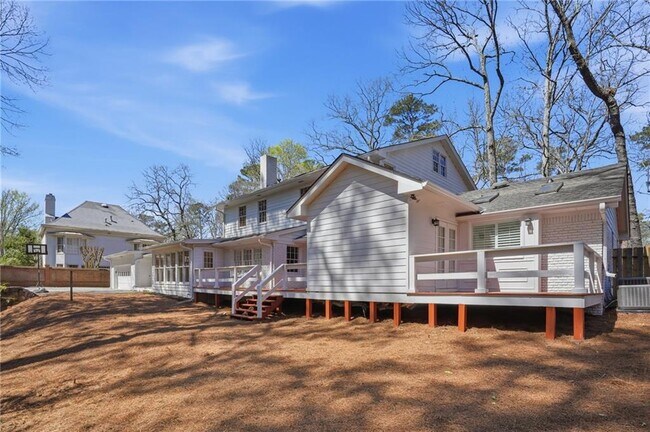 Building Photo - 1190 W Paces Ferry Rd NW