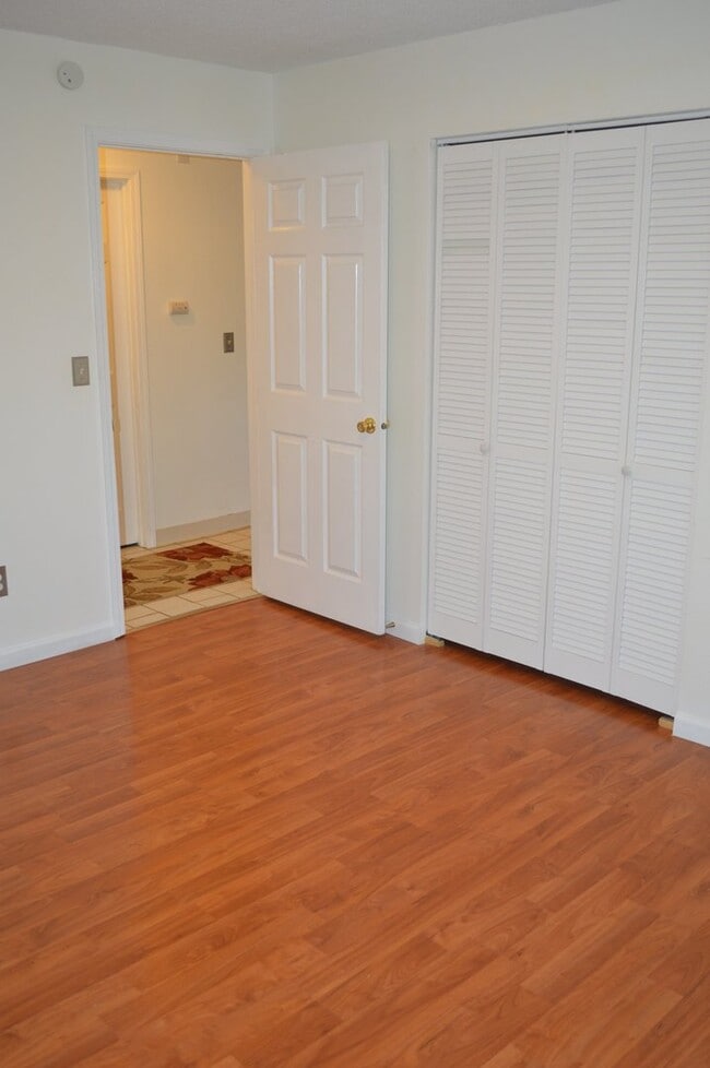 Building Photo - 1531 Northview Dr