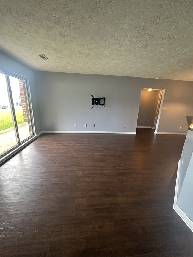 Building Photo - 1150 Tollis Pkwy