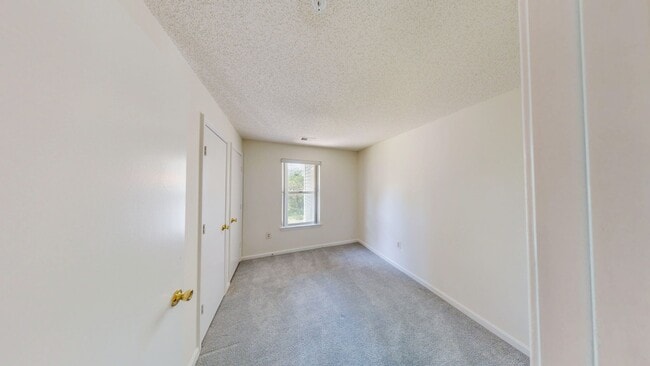 Building Photo - Ground Level 3 + 2 Spacious Updated condo