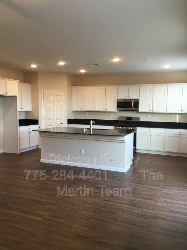 Building Photo - 2950 Cityview Terrace