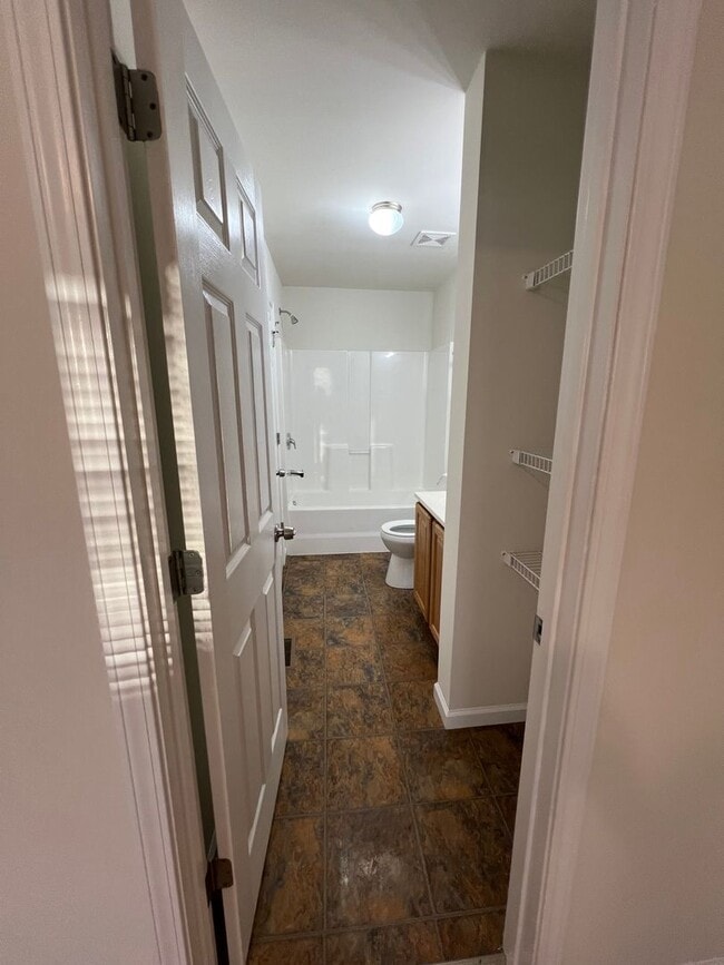 Building Photo - 3 Bedroom 2 bath 2 car garage house