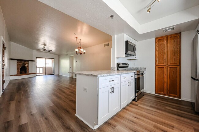 Building Photo - 3031 N Civic Center Plaza