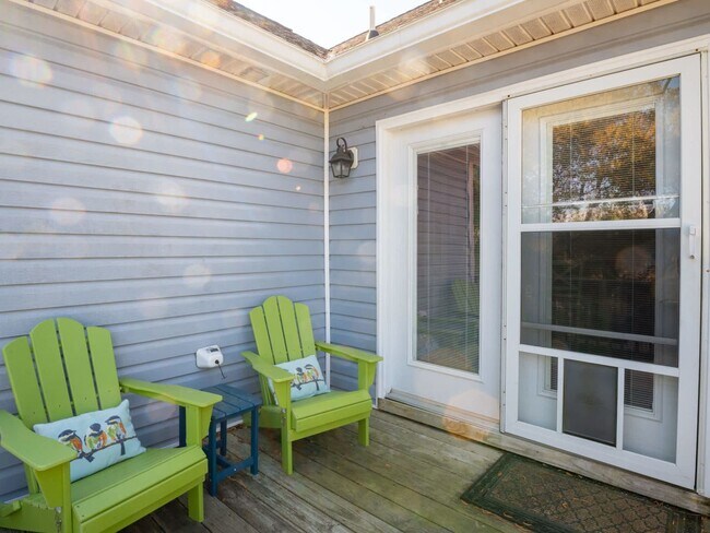 Building Photo - 4502 E Oak Island Dr