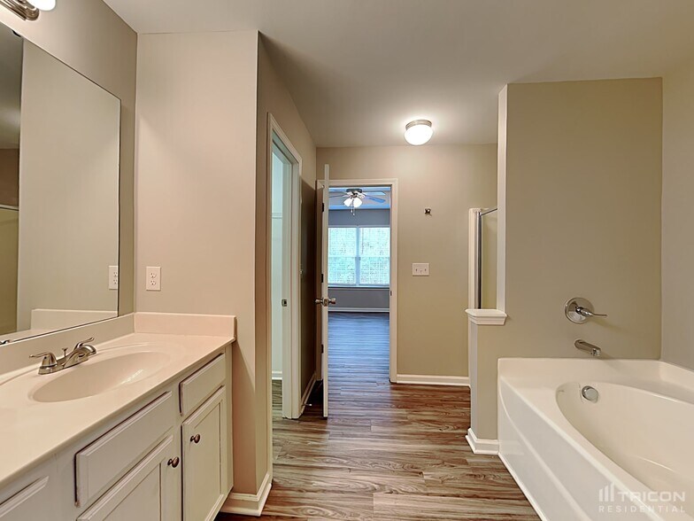 Building Photo - 6235 Leslie Drive