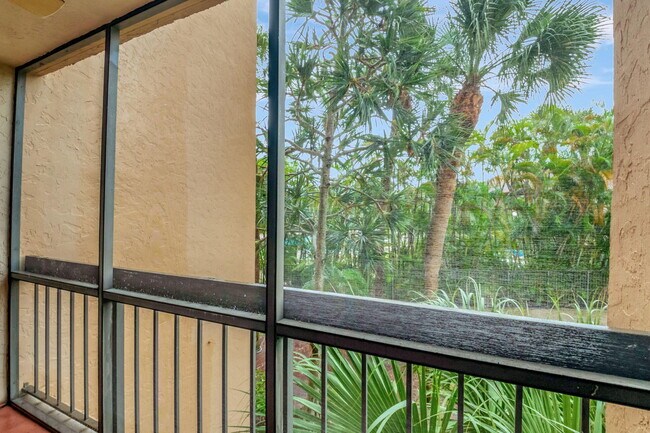 Building Photo - 600 Egret Cir