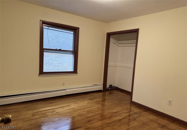 Building Photo - 4 Chestnut St