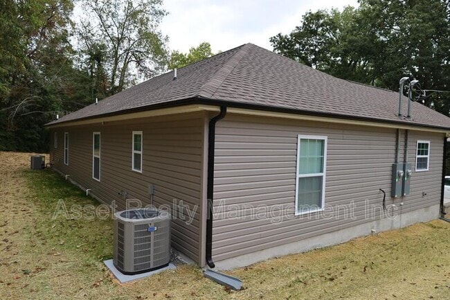 Building Photo - 159 Wade Ln
