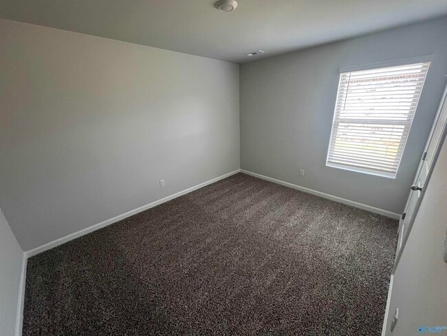 Building Photo - 417 Jackson Pt Cir