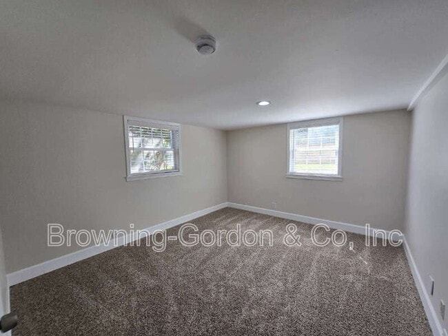 Building Photo - 927 Neuhoff Ln