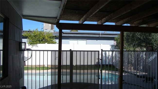 Building Photo - 5712 Stacey Ave