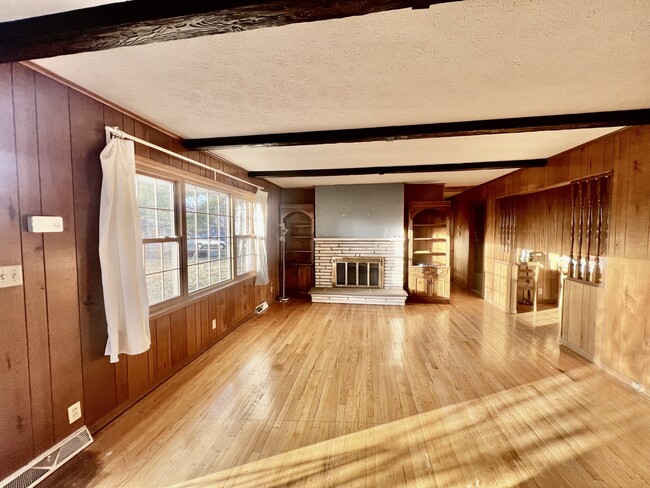 Building Photo - 3742 Dorothy Ln