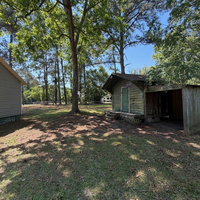 Building Photo - 6164 Highland Ave