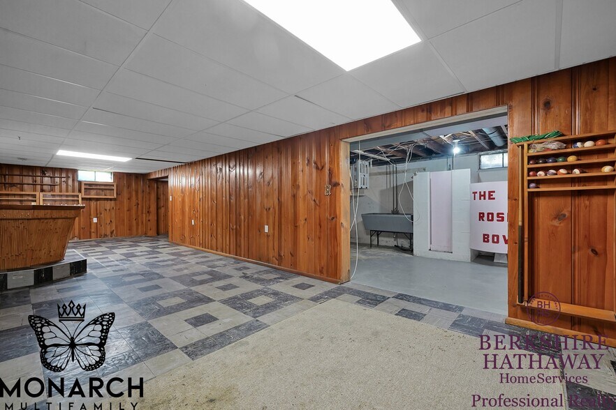 Building Photo - 995 Wiltshire Rd