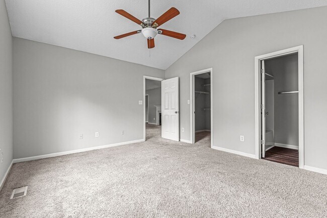 Building Photo - 220 Wood Green Dr
