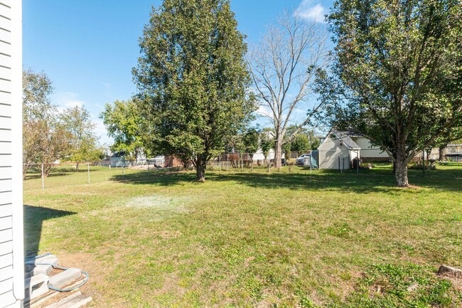 Building Photo - For Lease - 4 Bed, 1.5 Bath, 1584sqft Single Family Home, Lebanon