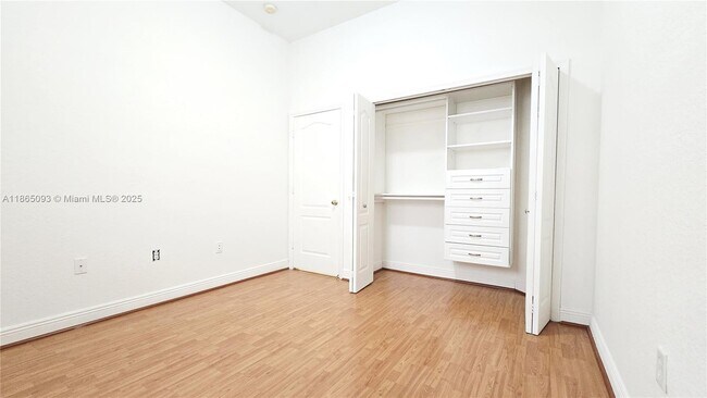 Building Photo - 14941 SW 26th Terrace