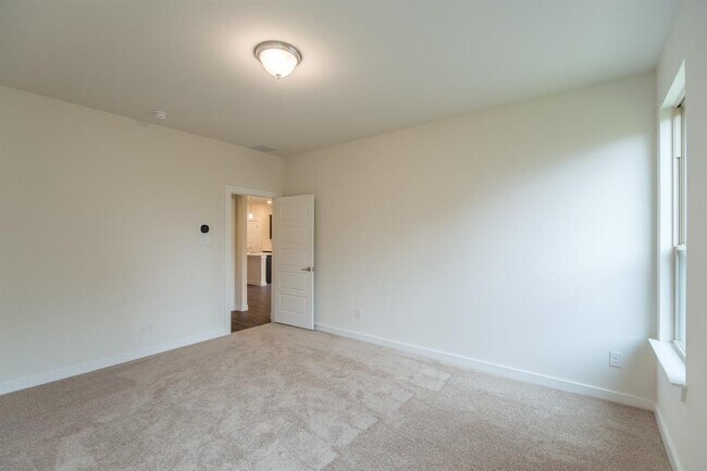 Building Photo - 7633 Spring Dr