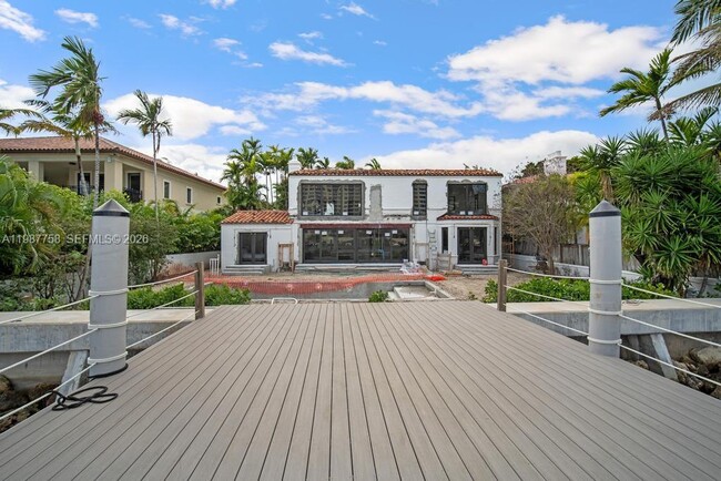 Building Photo - 5661 Pine Tree Dr