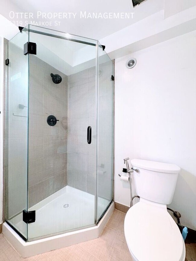 Building Photo - 1319 S Markoe St