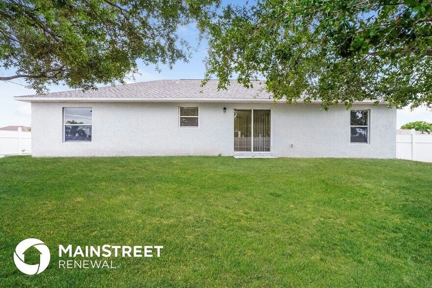 Building Photo - 1406 NW 8th Pl