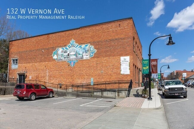 Building Photo - 132 W Vernon Ave