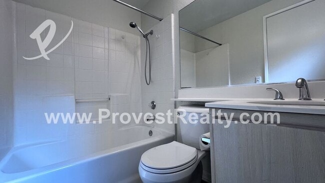 Building Photo - 10791 Floral St