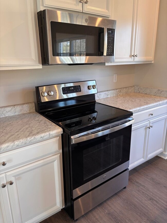 Building Photo - Newly built 3 Bed/2 Bath Townhouse- Available Now!!!